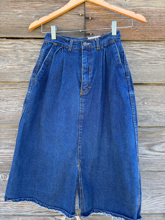 Denim Skirt | Tres Jolie | vintage